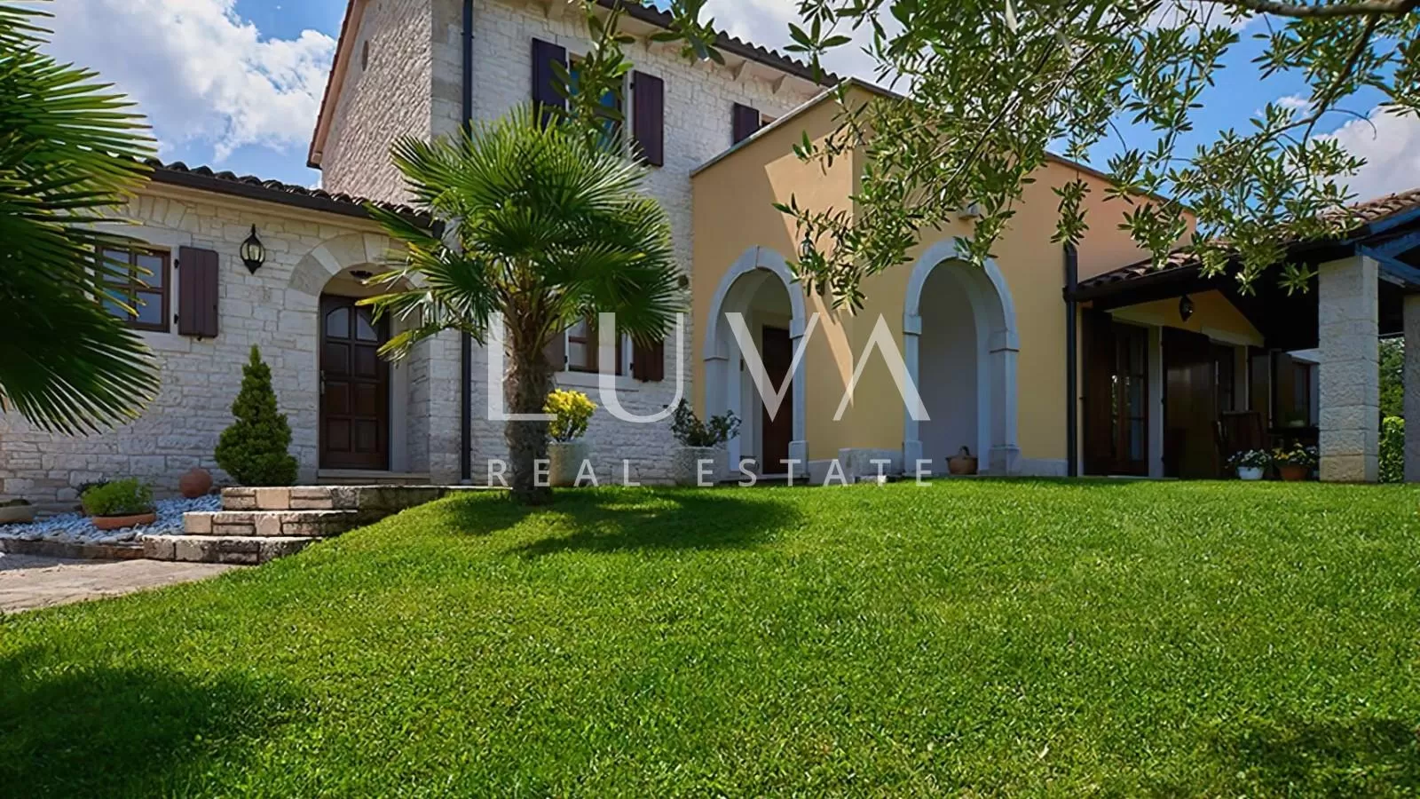 Karojba, Motovun, Istria, stone house with pool for sale