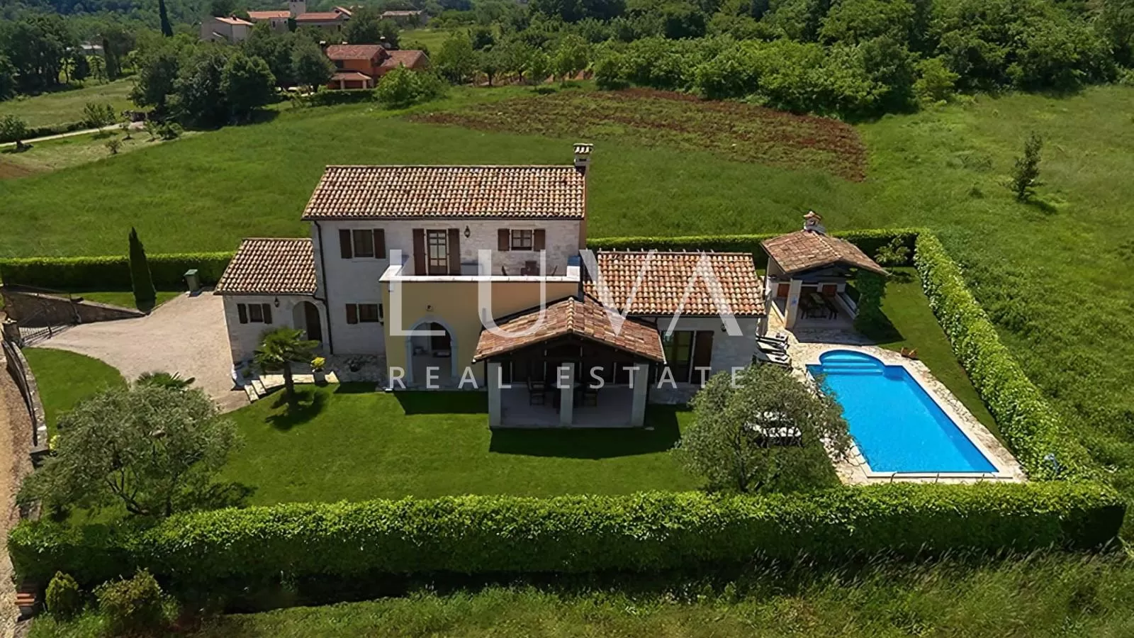 Karojba, Motovun, Istria, stone house with pool for sale