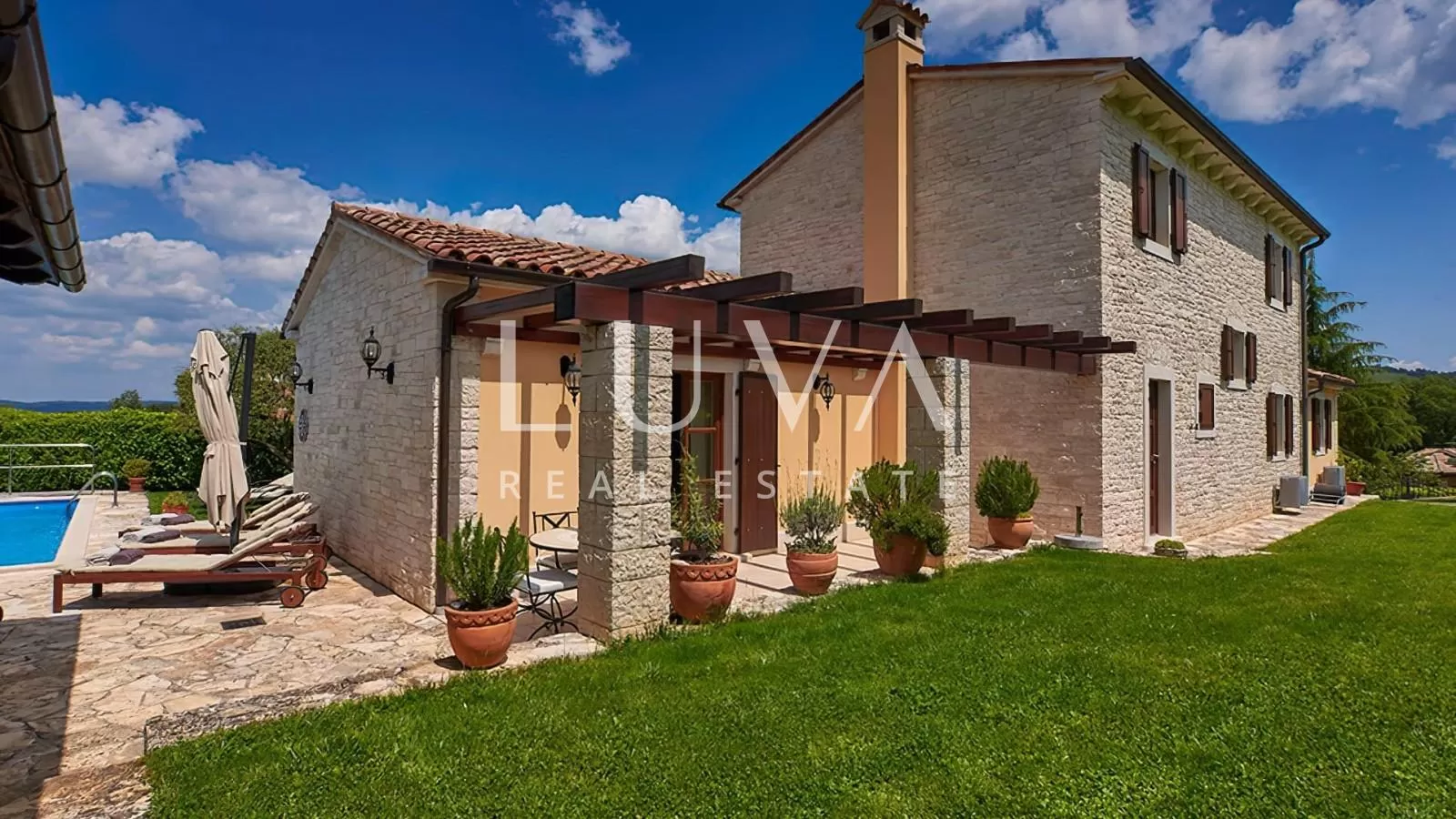 Karojba, Motovun, Istria, stone house with pool for sale