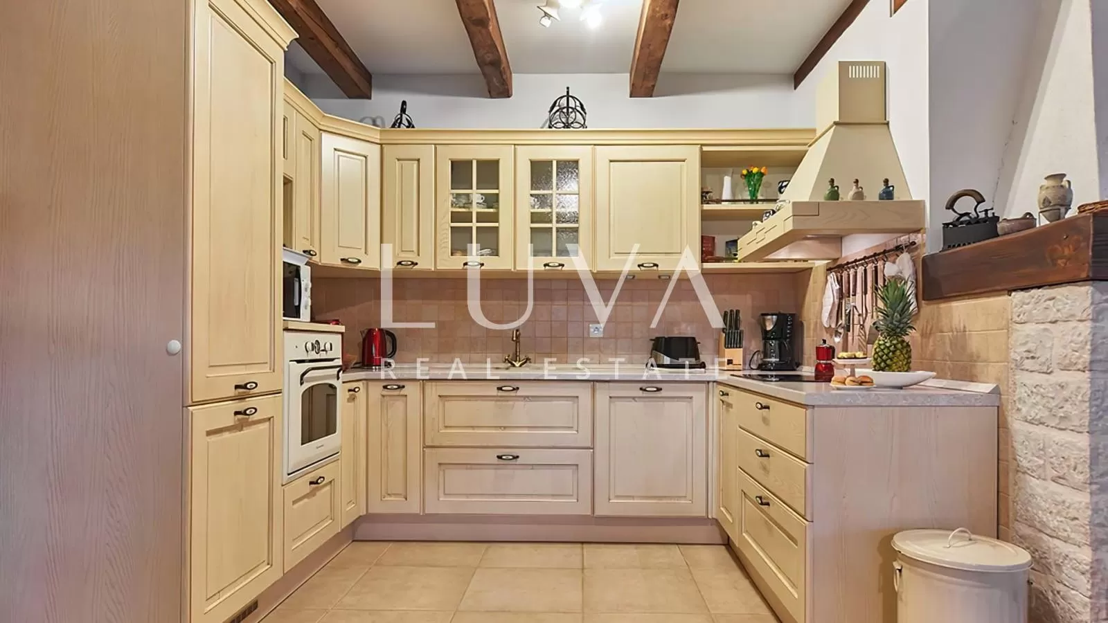 Karojba, Motovun, Istria, stone house with pool for sale