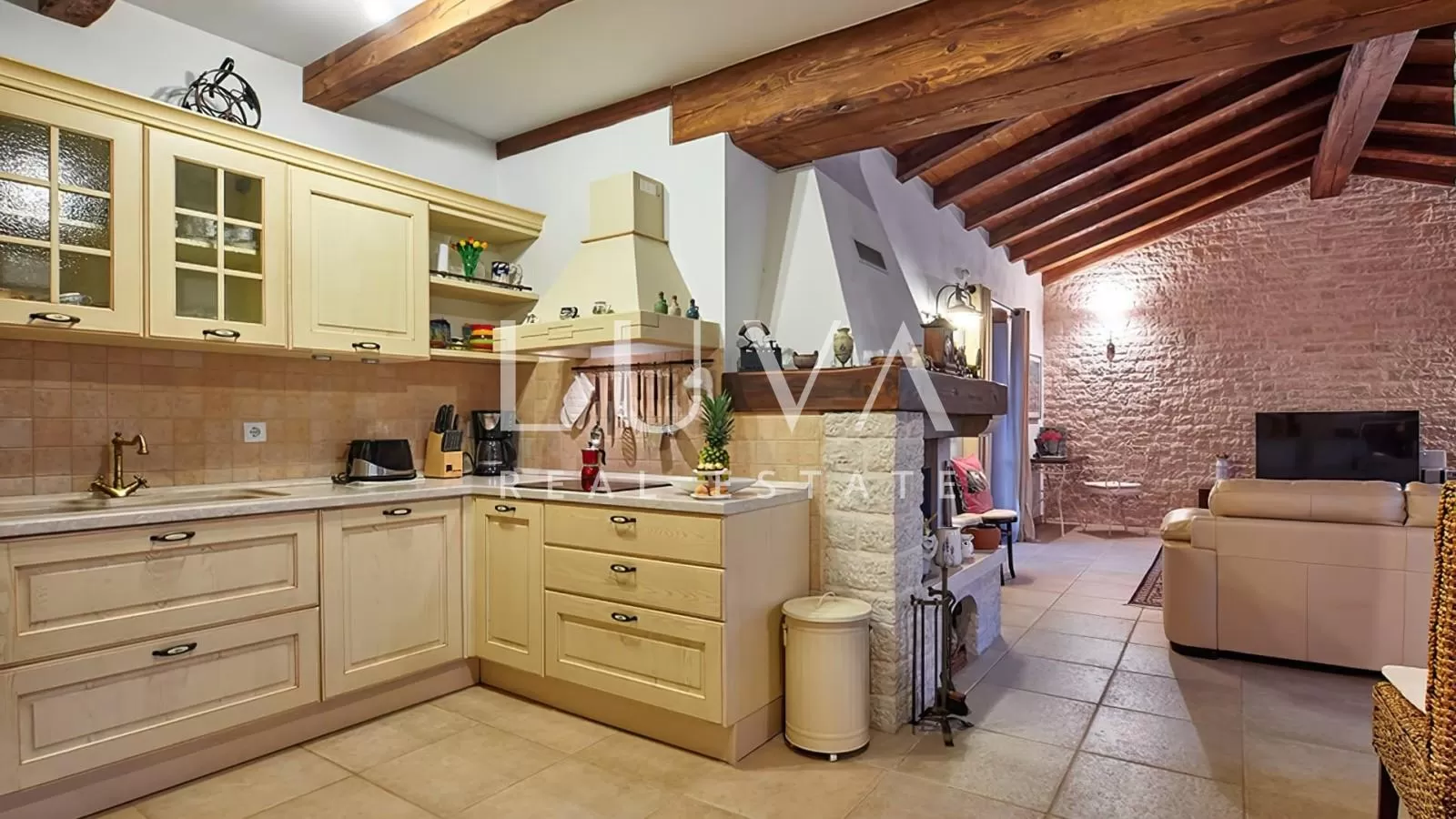 Karojba, Motovun, Istria, stone house with pool for sale