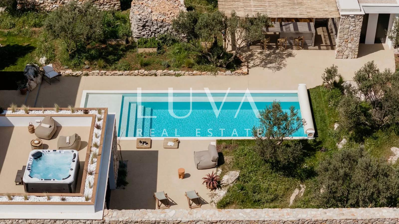 Šolta, luksuzna vila s bazenom i predivnim pogledom na more