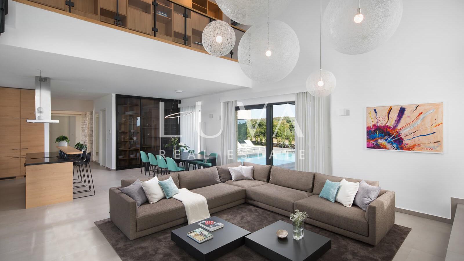 Istra, Bale, luksuzna vila s 3 bazena i wellnessom na prodaju