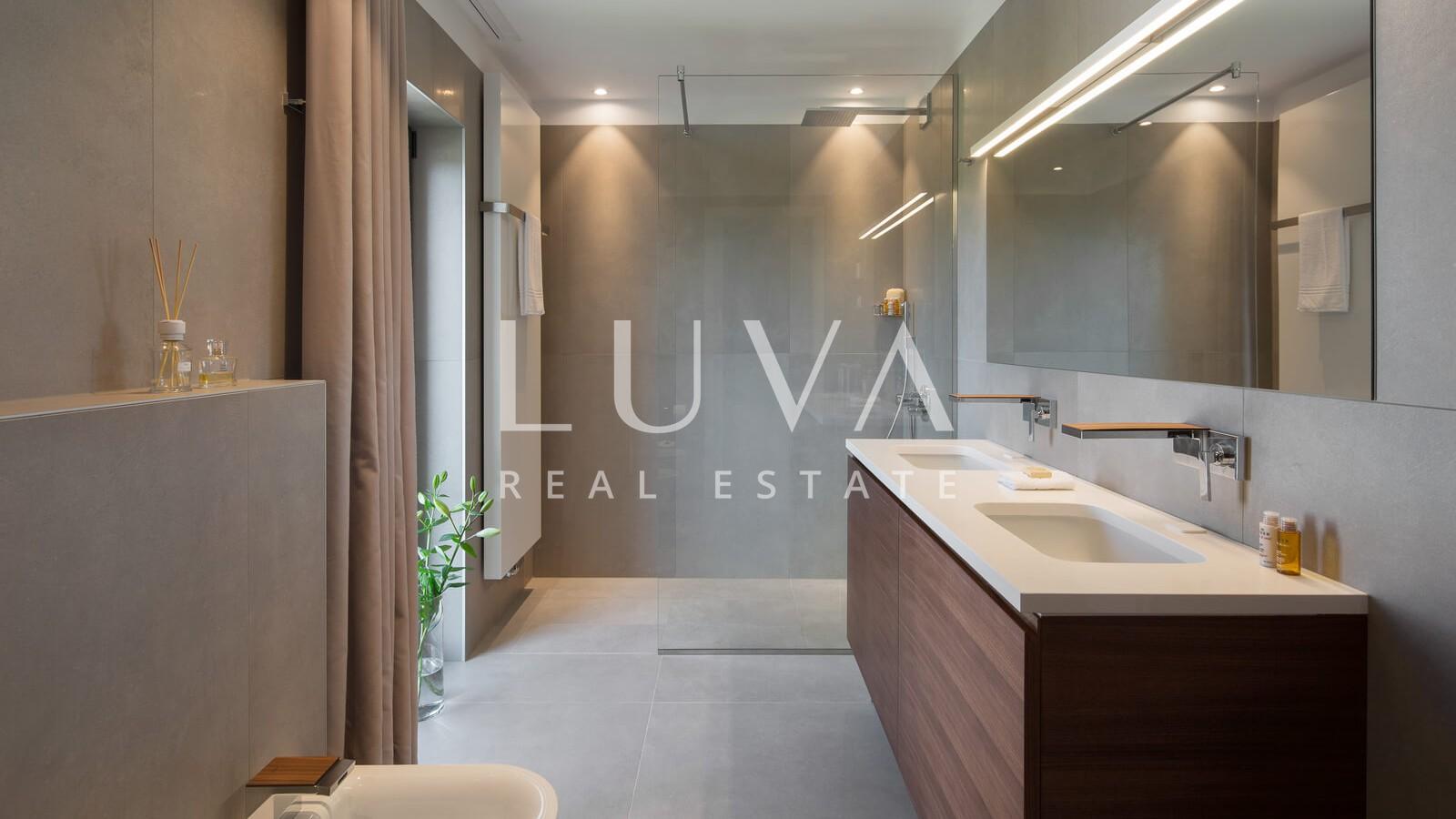 Istra, Bale, luksuzna vila s 3 bazena i wellnessom na prodaju