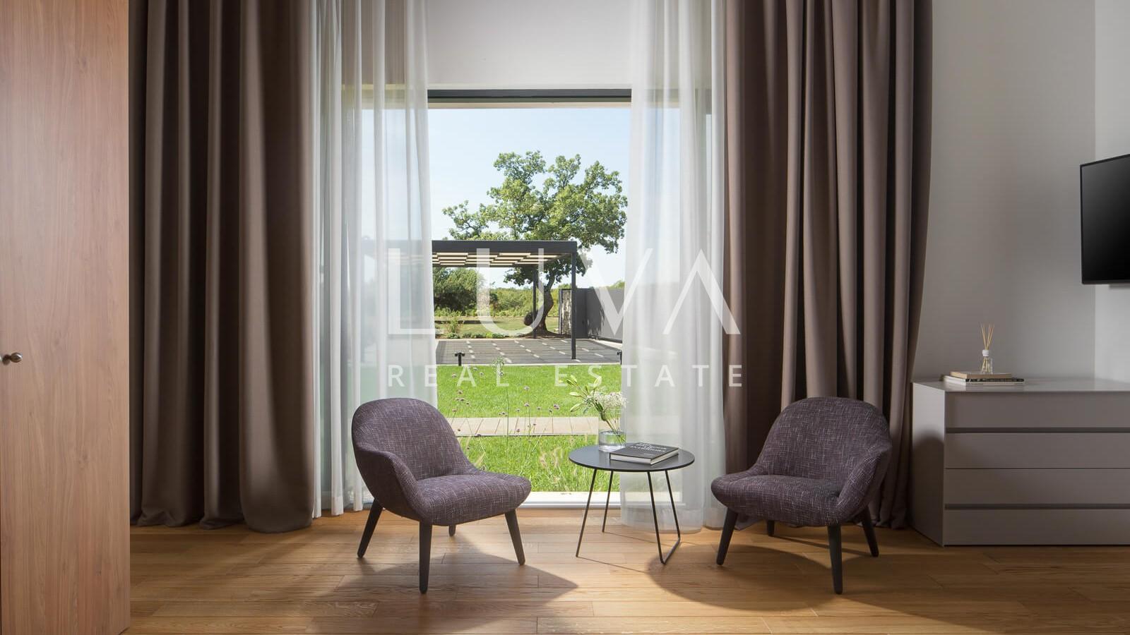 Istra, Bale, luksuzna vila s 3 bazena i wellnessom na prodaju