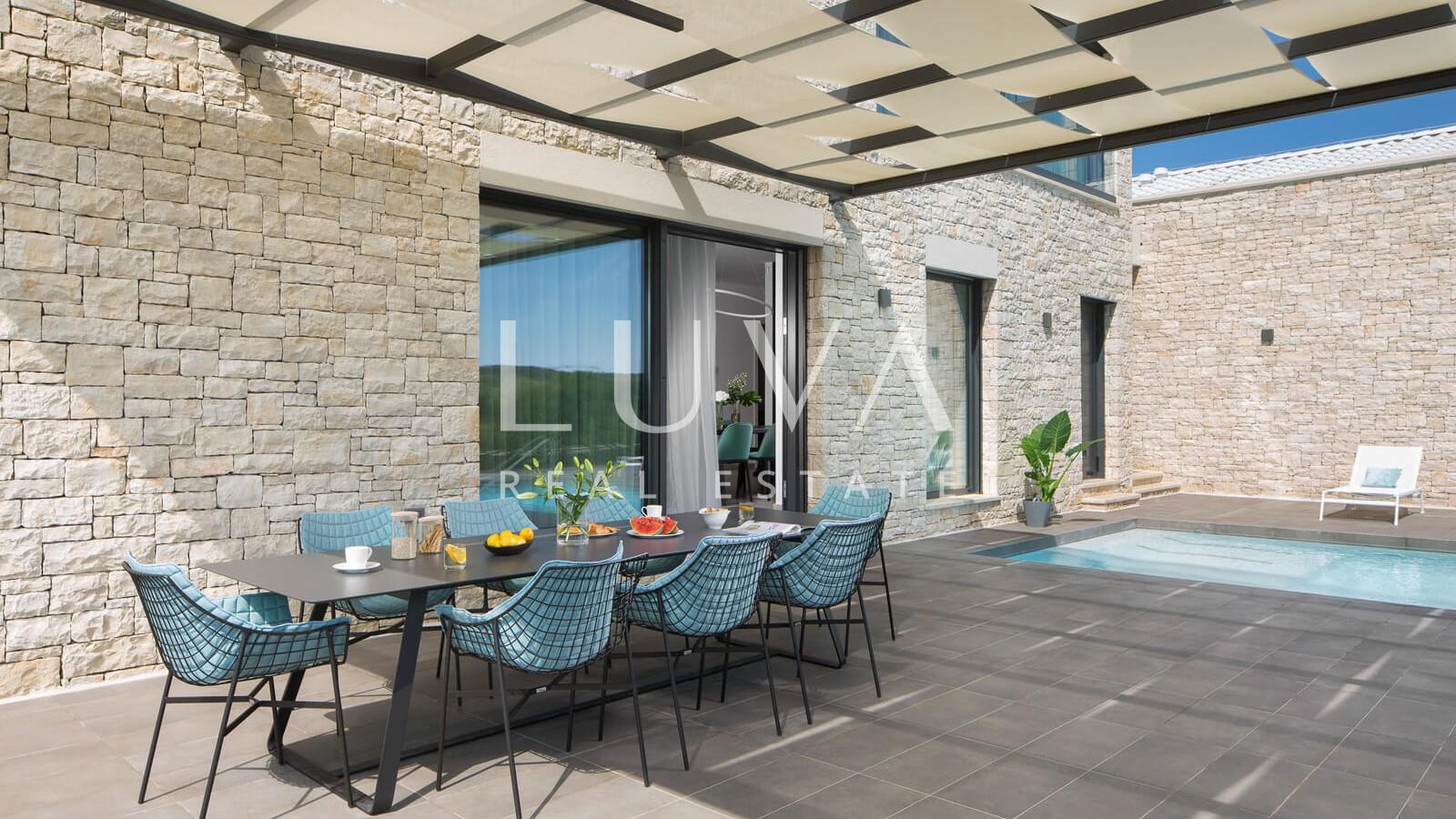 Istra, Bale, luksuzna vila s 3 bazena i wellnessom na prodaju