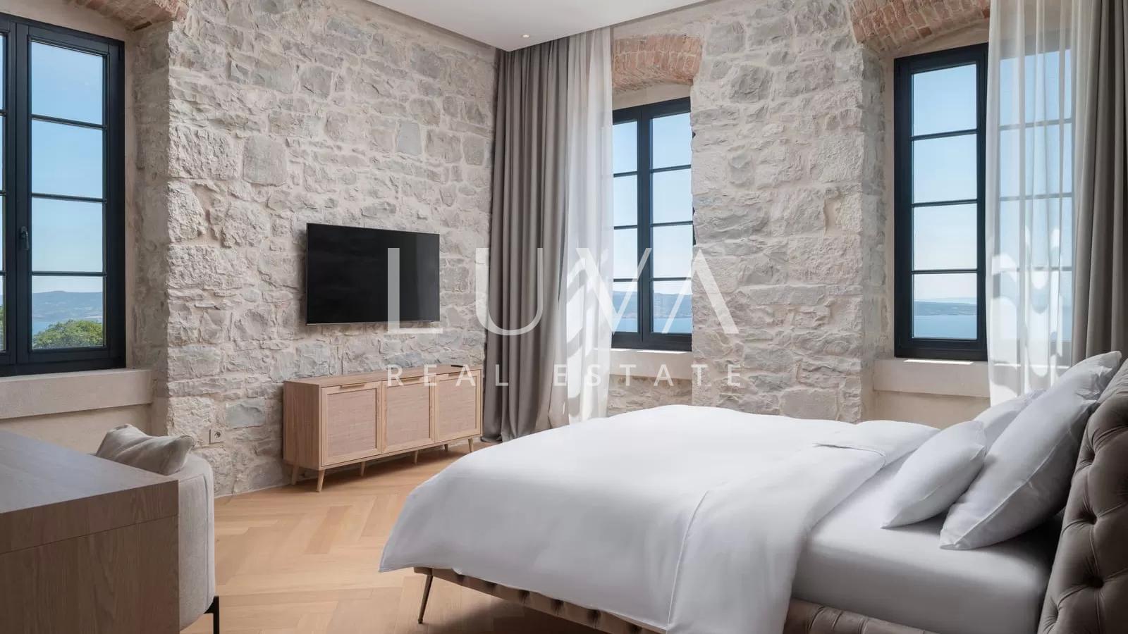 Podstrana, Split, luksuzna vila s bazenom za dugoročni najam
