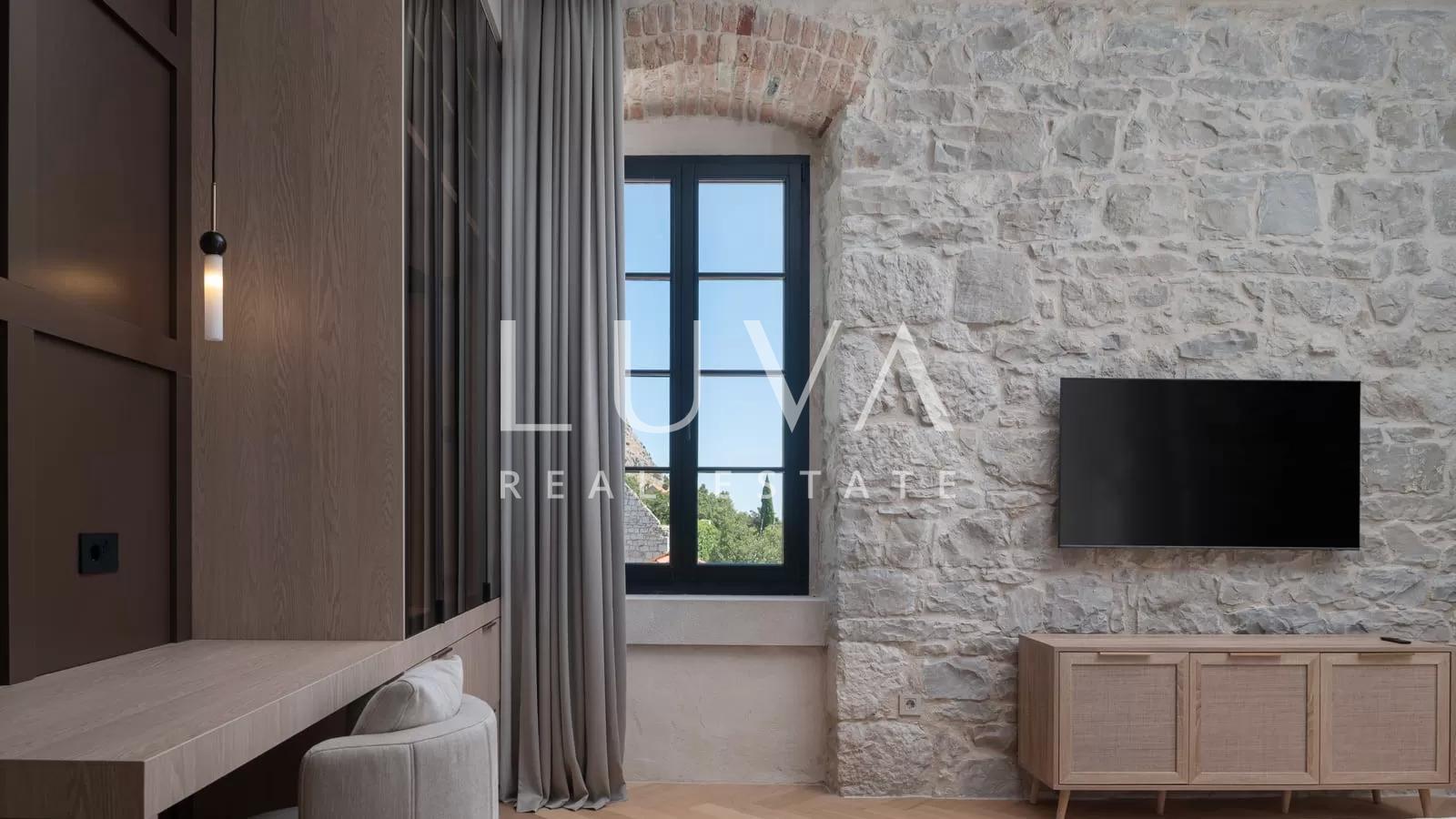 Podstrana, Split, luksuzna vila s bazenom za dugoročni najam