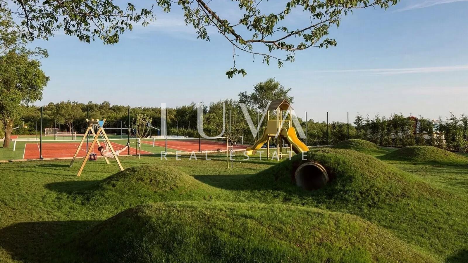 Kanfanar, Istra, luksuzna vila s bazenom, igralištem i sportskim terenima