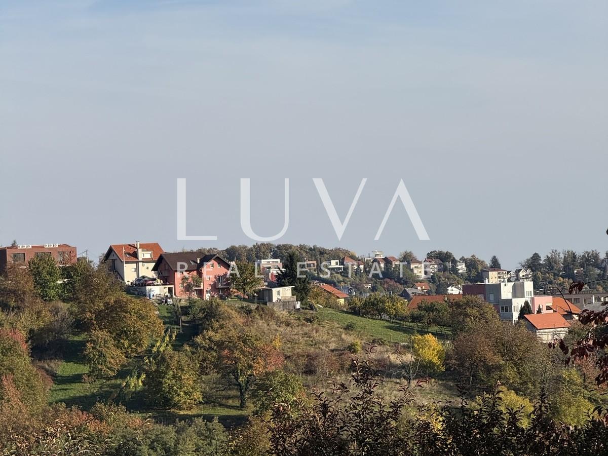 Zagreb, Mikulići, Baugrundstück mit Panoramablick zu verkaufen