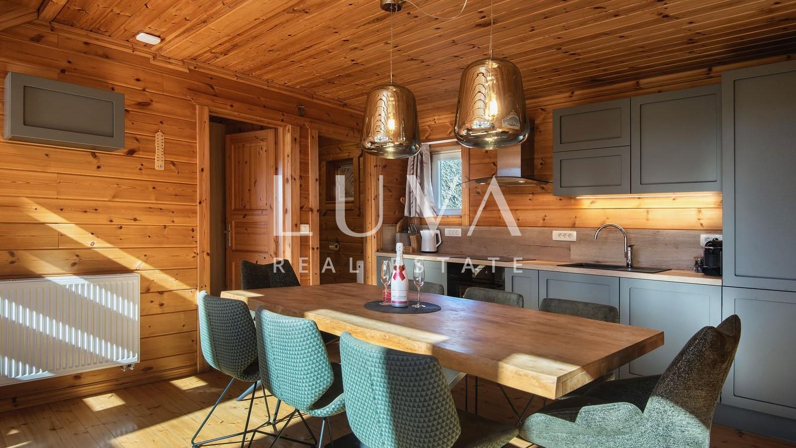 Mrkopalj, Gorski Kotar, moderna drvena kuća na prodaju