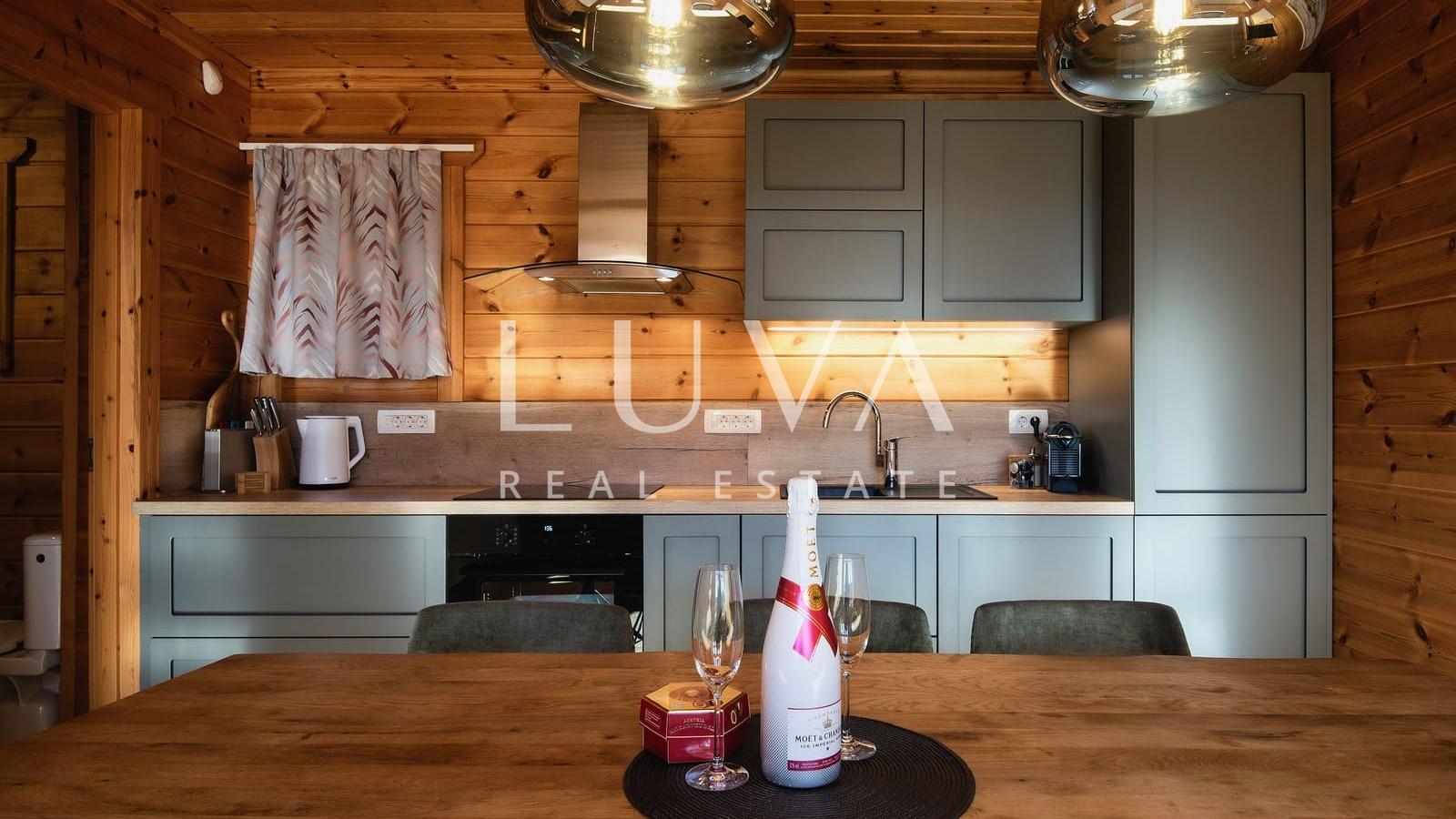 Mrkopalj, Gorski Kotar, moderna drvena kuća na prodaju