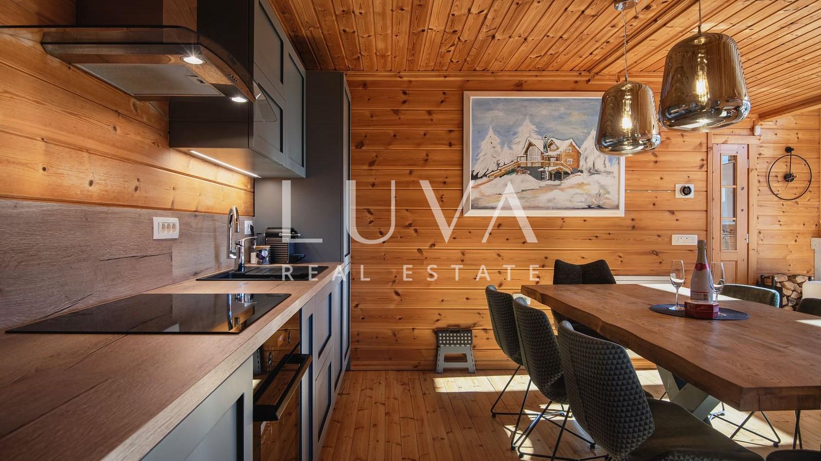 Mrkopalj, Gorski Kotar, moderna drvena kuća na prodaju