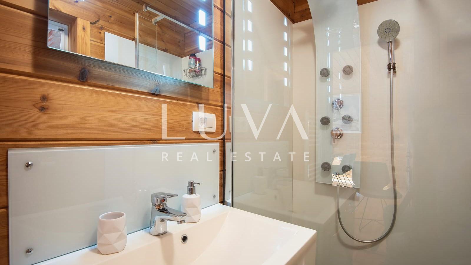 Mrkopalj, Gorski Kotar, moderna drvena kuća na prodaju