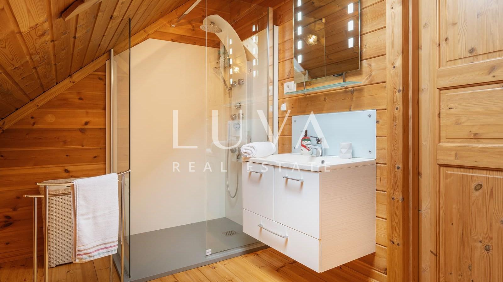 Mrkopalj, Gorski Kotar, moderna drvena kuća na prodaju