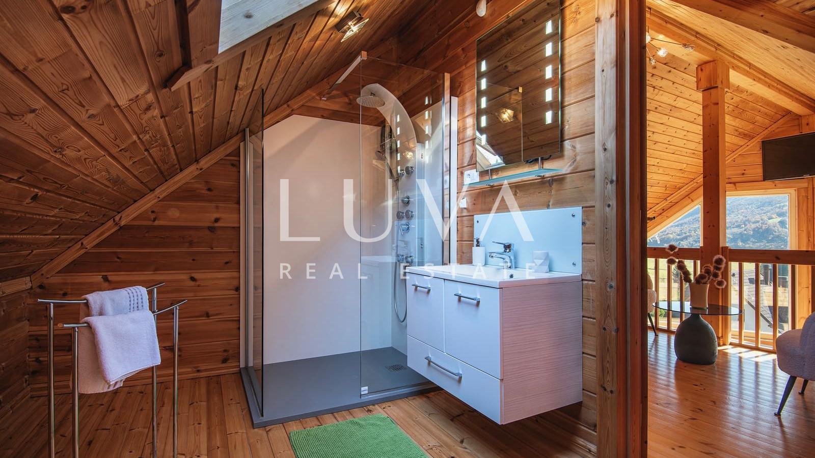 Mrkopalj, Gorski Kotar, moderna drvena kuća na prodaju