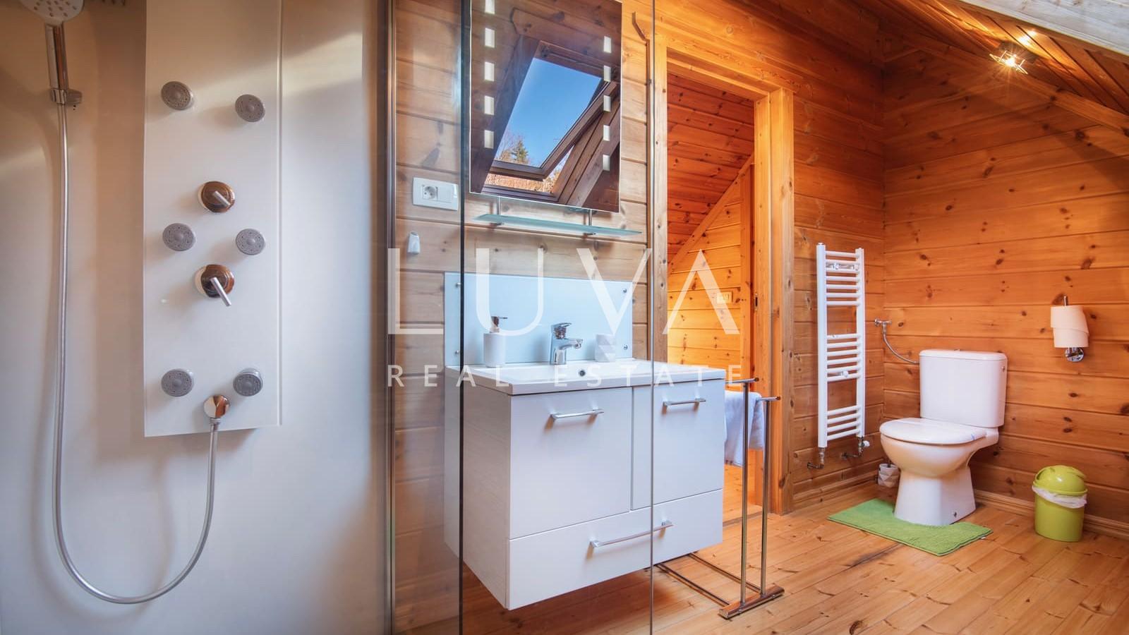 Mrkopalj, Gorski Kotar, moderna drvena kuća na prodaju