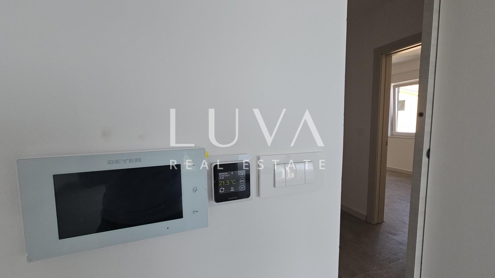 Omiš, Jesenice, penthouse with a 134 m² terrace with a sea view