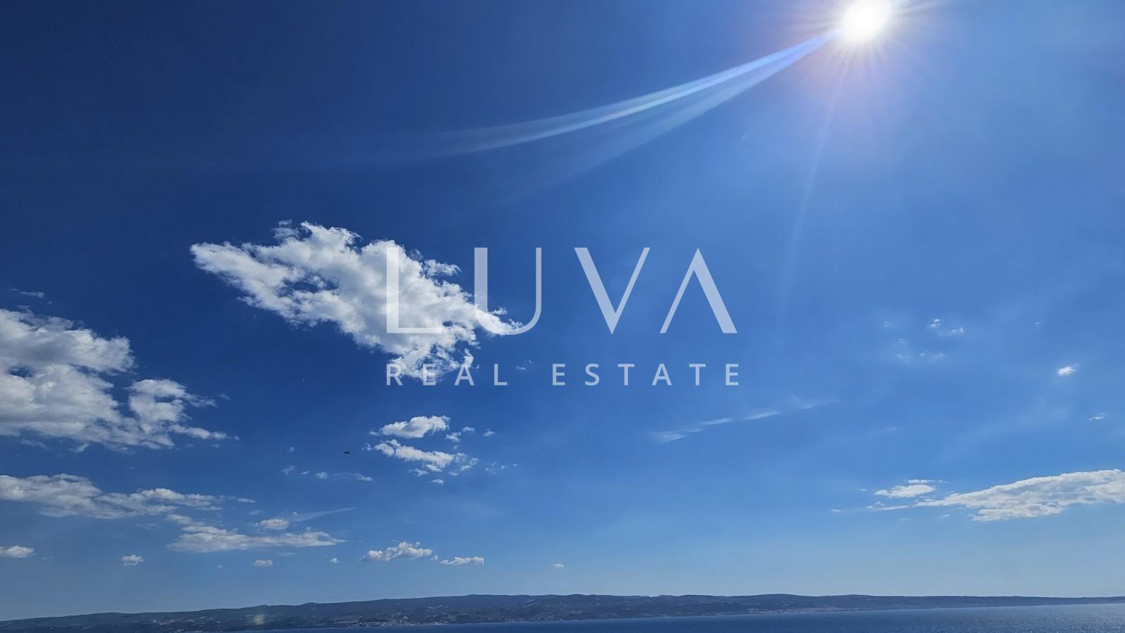 Omiš, Jesenice, penthouse with a 134 m² terrace with a sea view