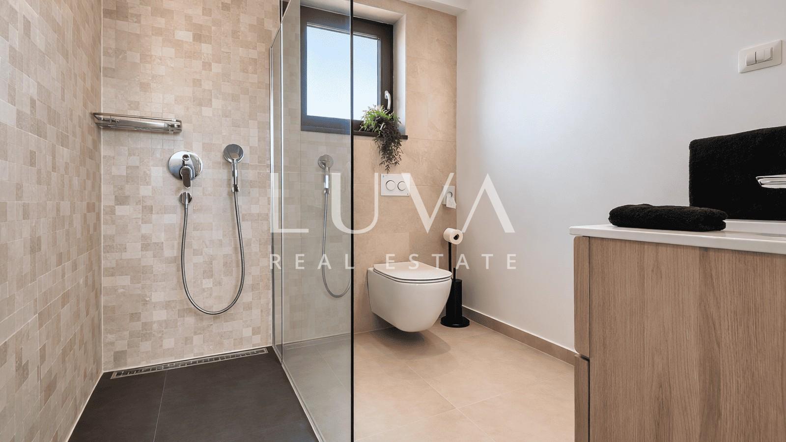 Poreč, Špadići, house with a pool near the sea for sale