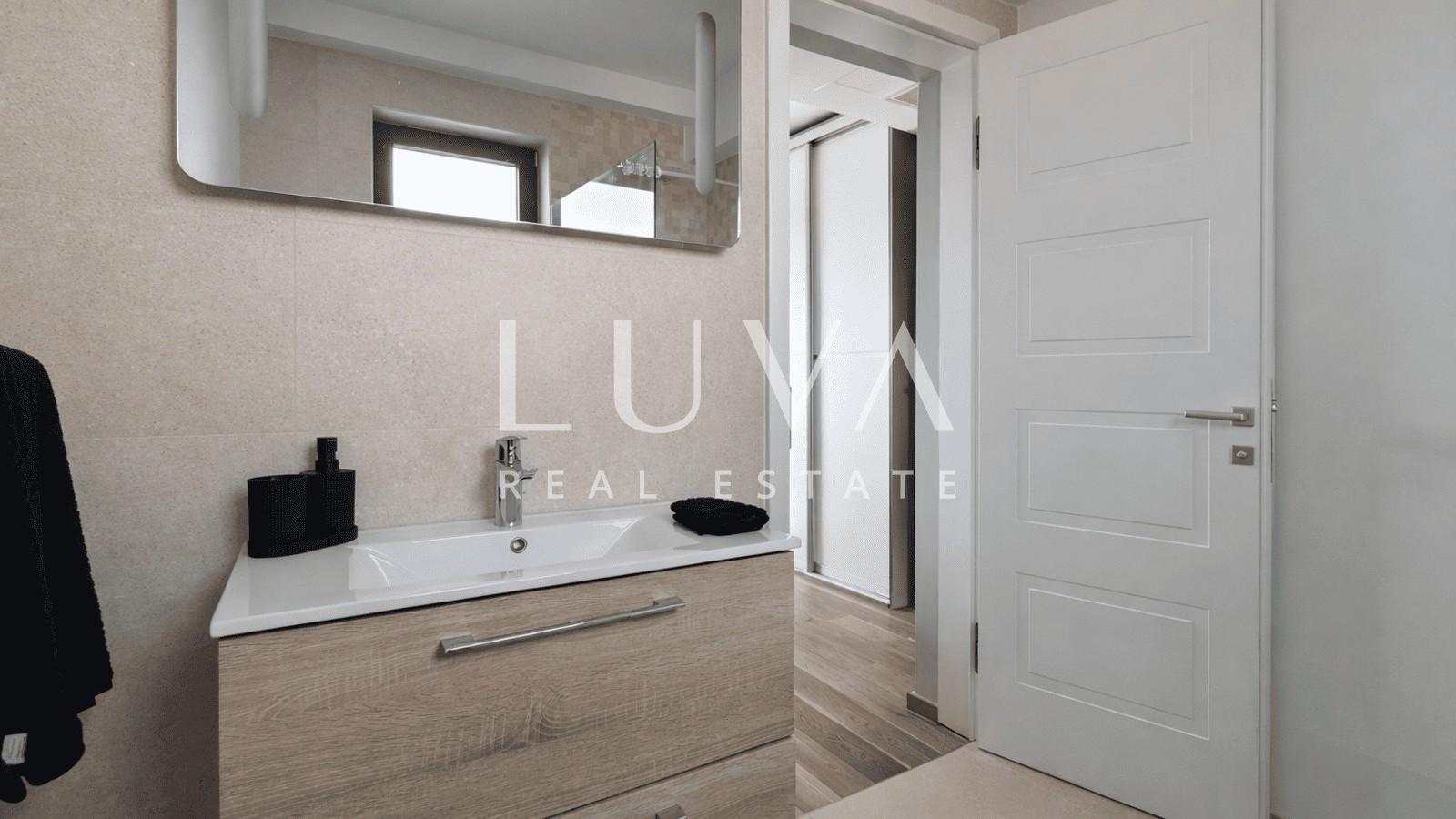 Poreč, Špadići, house with a pool near the sea for sale