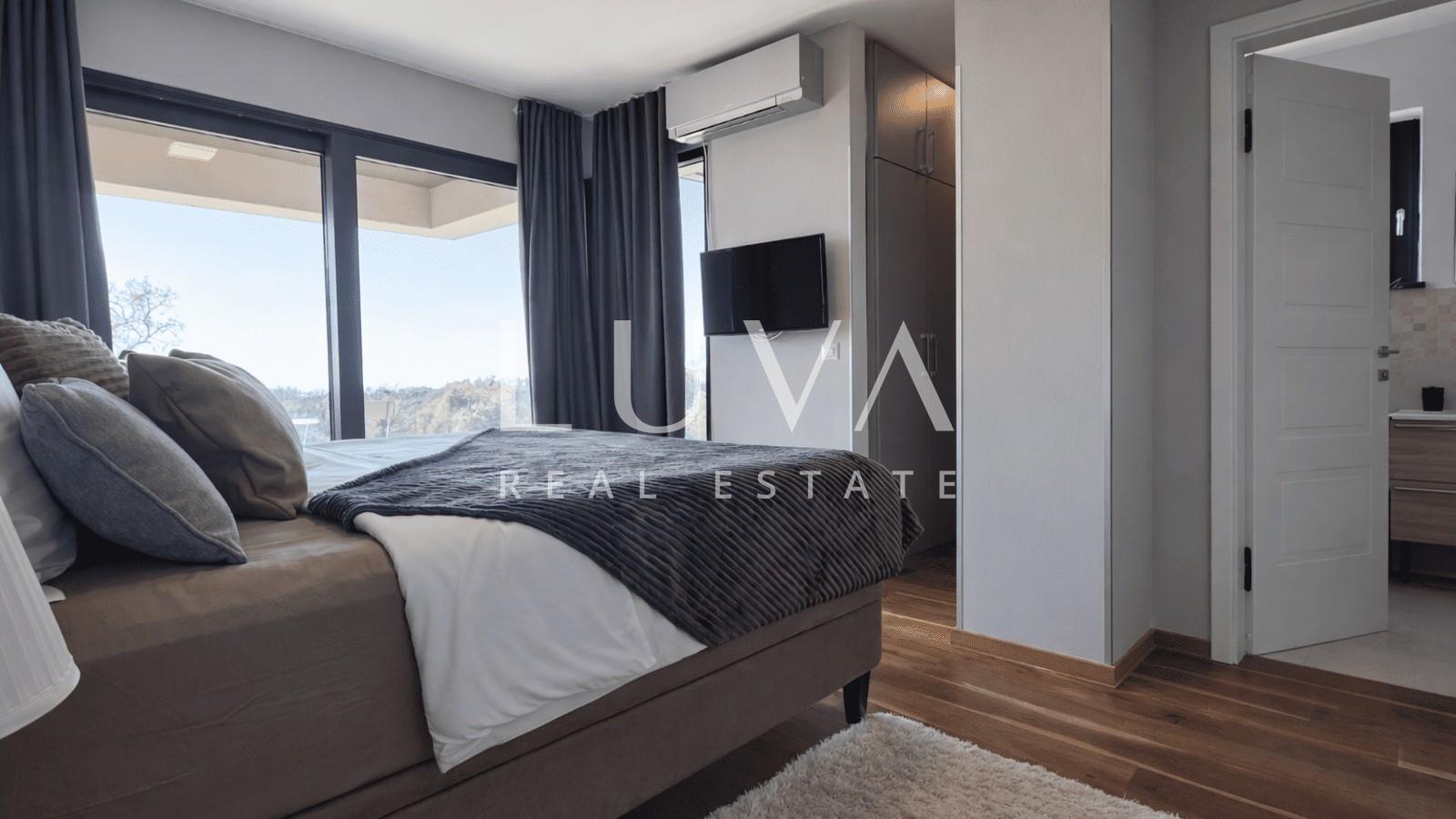 Poreč, Špadići, house with a pool near the sea for sale