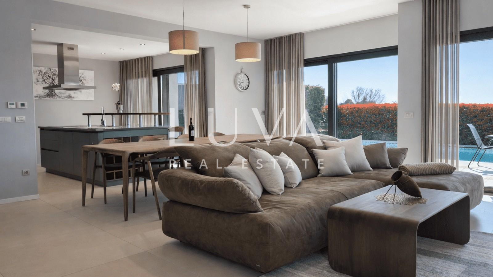 Poreč, Špadići, house with a pool near the sea for sale