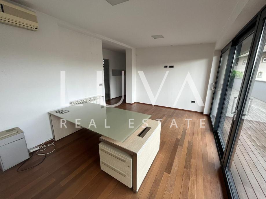 Zagreb, Medveščak, commercial space 110 m2 with terrace 51 m2 for rent