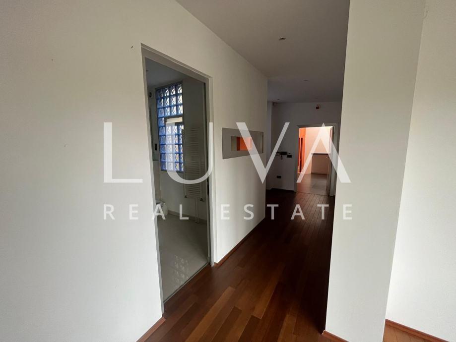 Zagreb, Medveščak, commercial space 110 m2 with terrace 51 m2 for rent