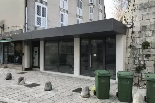 Office space Zadar, street premises on the peninsula