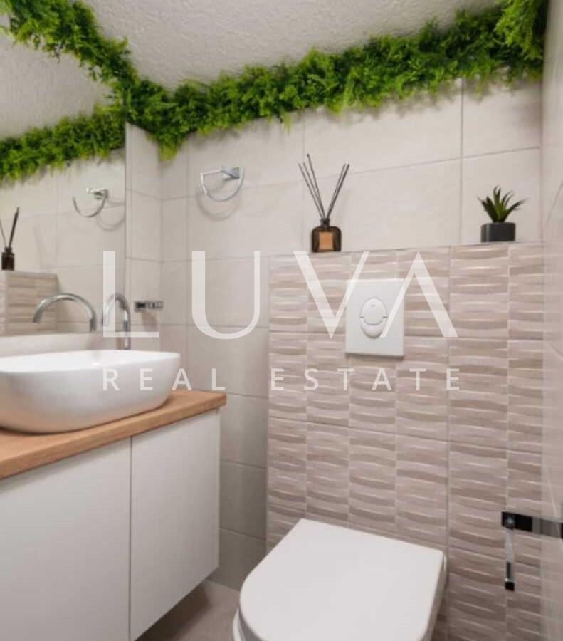 Brač, Milna, luksuzna kuća na posjedu od 10.000 m2 na prodaju