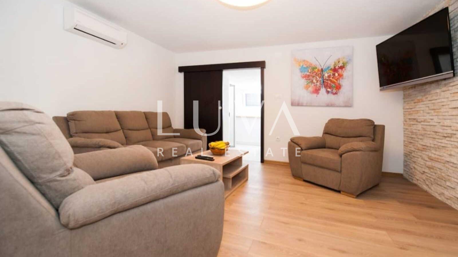 Brač, Milna, luksuzna kuća na posjedu od 10.000 m2 na prodaju