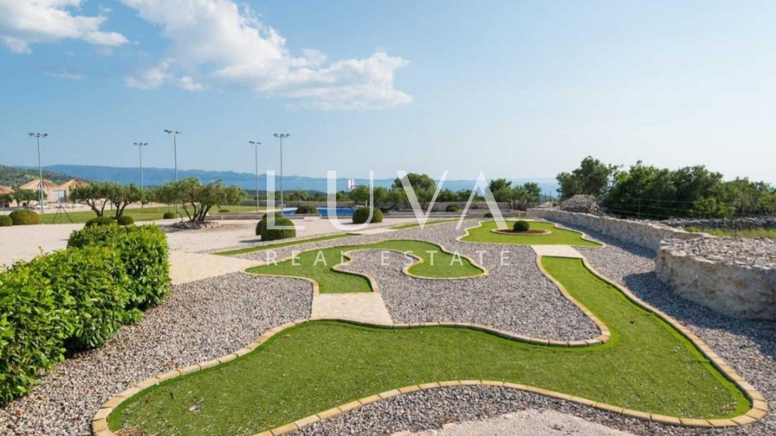 Brač, Milna, luksuzna kuća na posjedu od 10.000 m2 na prodaju
