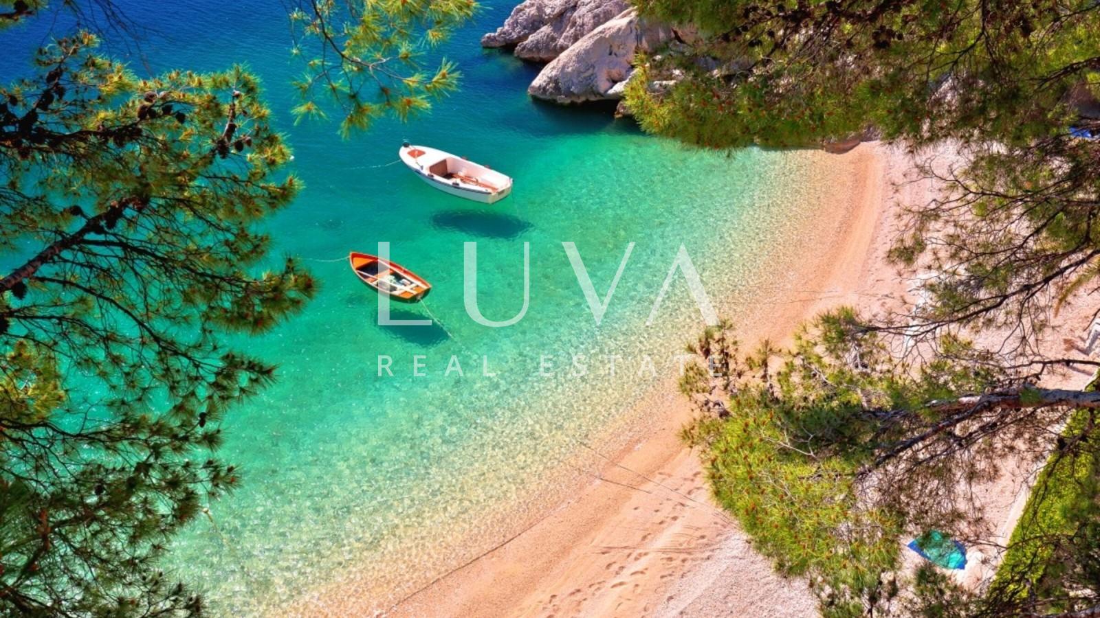 Imotski, moderna kuća s bazenom i panoramskim pogledom na prodaju, 165 m2