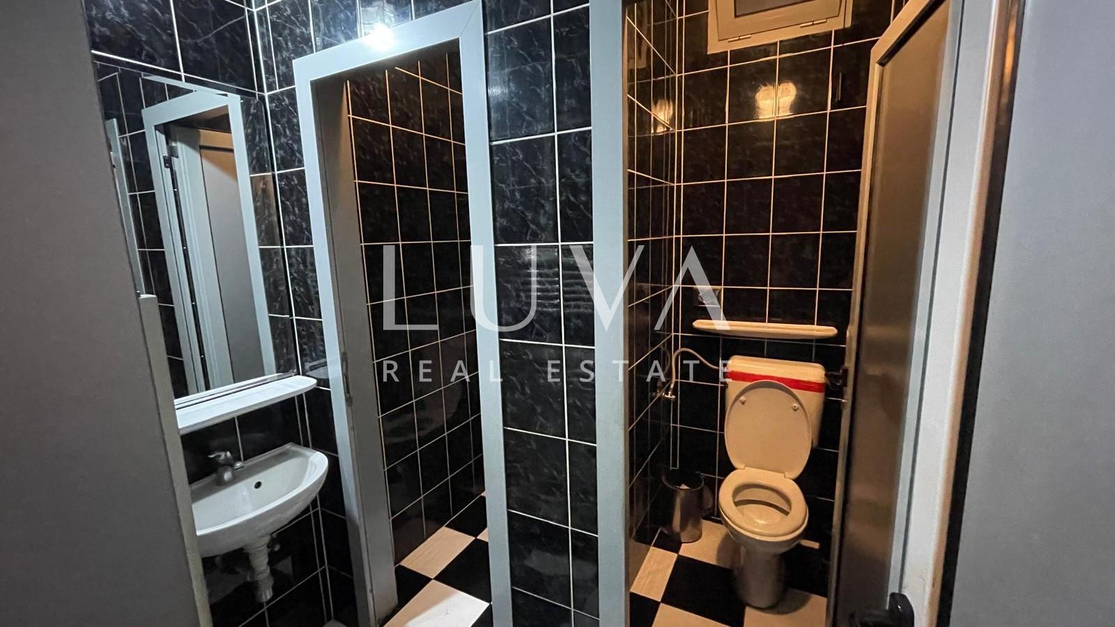 Zagreb, Vrbani, ugostiteljski objekt s dvoetažnim stanom 450m2