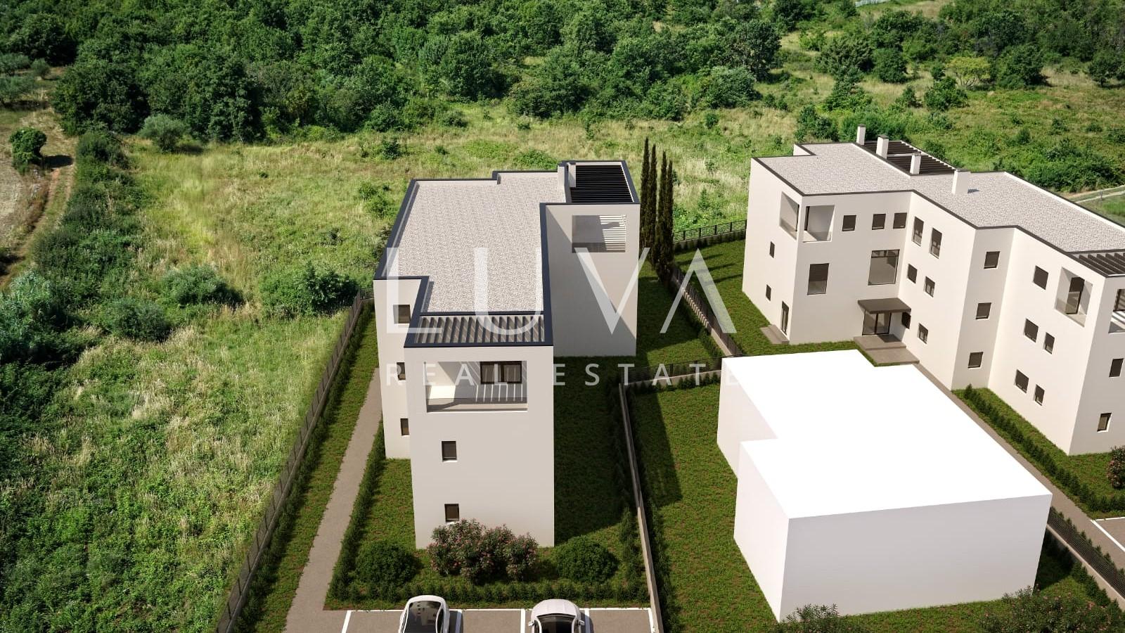 Poreč, Mali Maj, modern ground floor apartment with garden, 98.55 m2