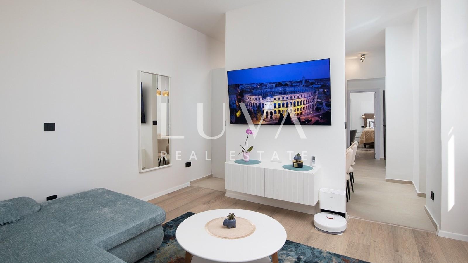 Pula, modern apartment next to the Arena with garden, 67 m2