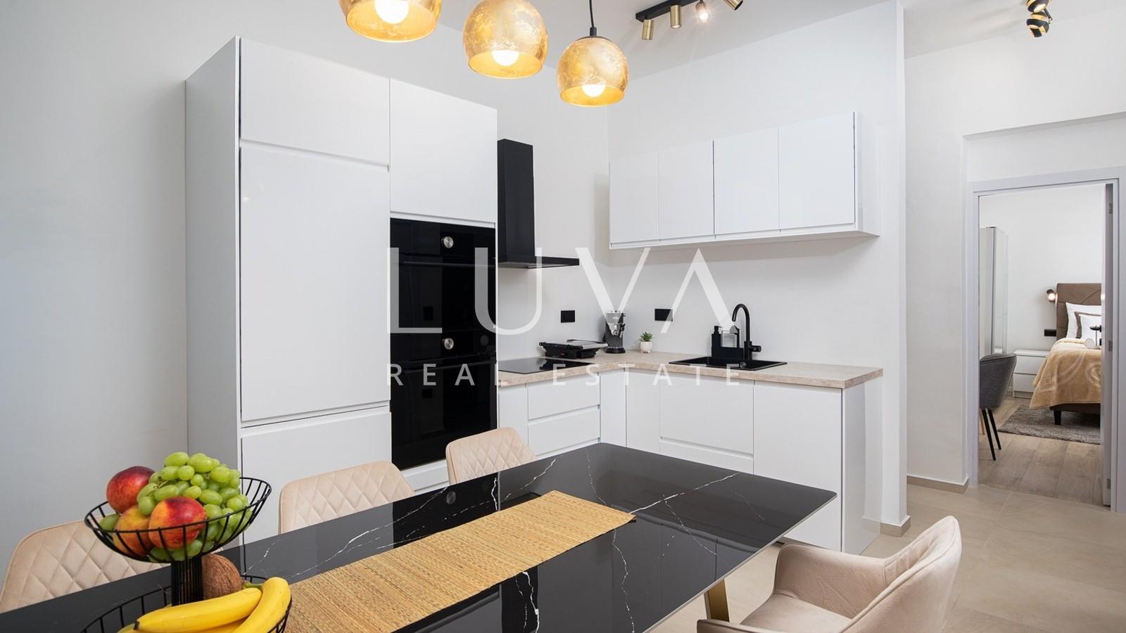 Pula, modern apartment next to the Arena with garden, 67 m2