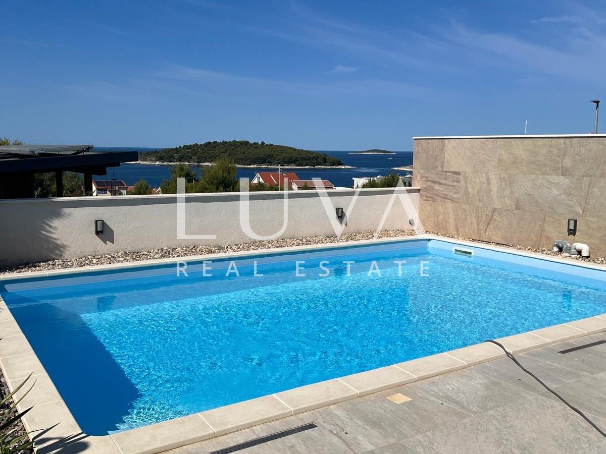 Rogoznica, modern house with pool near the sea, 263m2