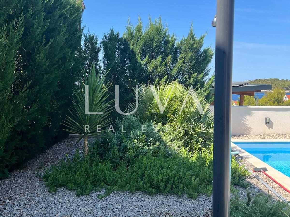 Rogoznica, modern house with pool near the sea, 263m2