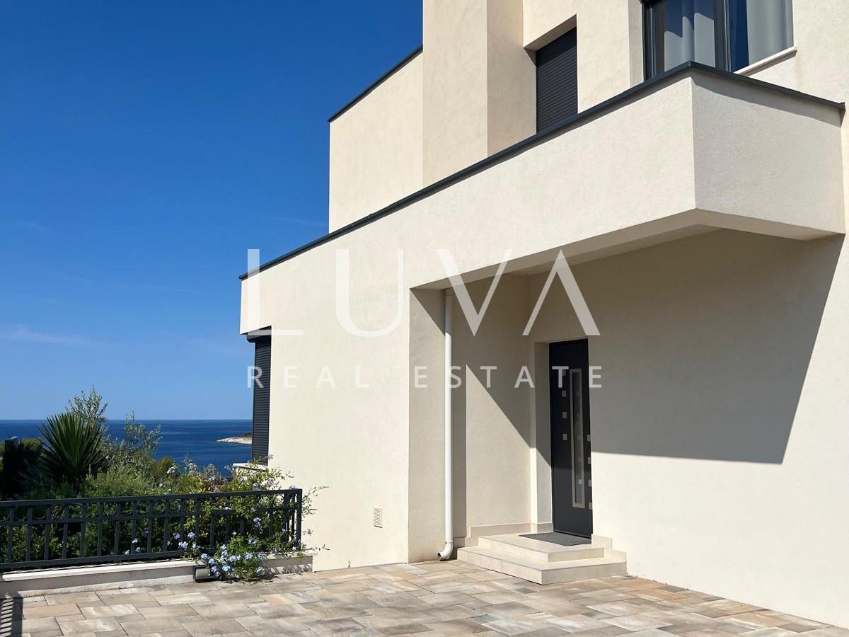 Rogoznica, modern house with pool near the sea, 263m2