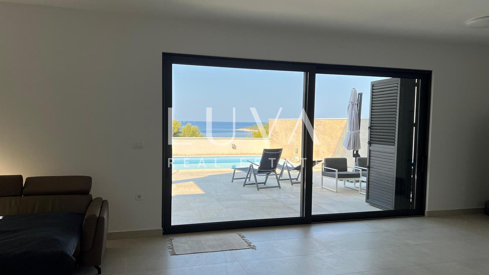 Rogoznica, modern house with pool near the sea, 263m2