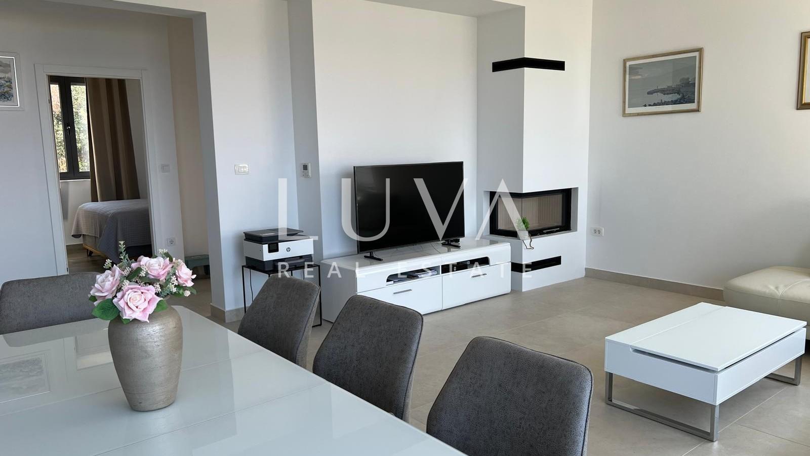 Rogoznica, modern house with pool near the sea, 263m2