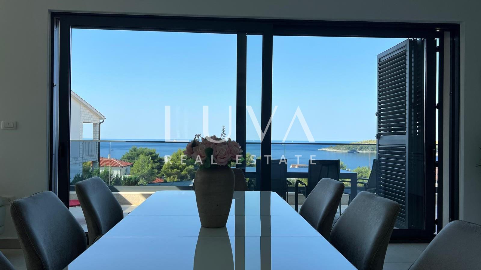 Rogoznica, modern house with pool near the sea, 263m2
