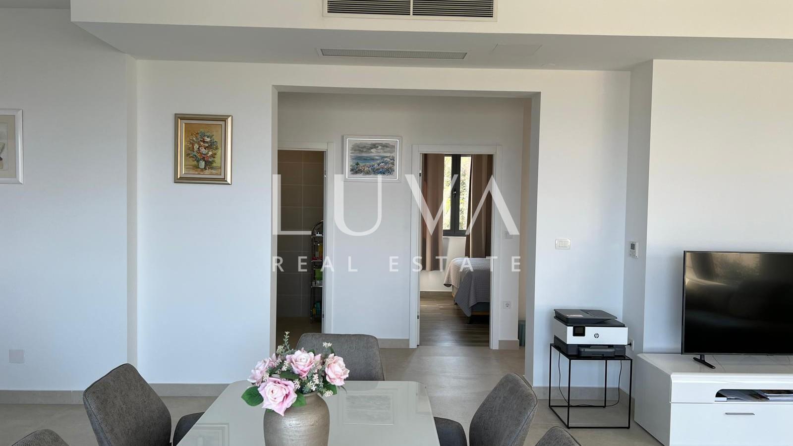Rogoznica, modern house with pool near the sea, 263m2