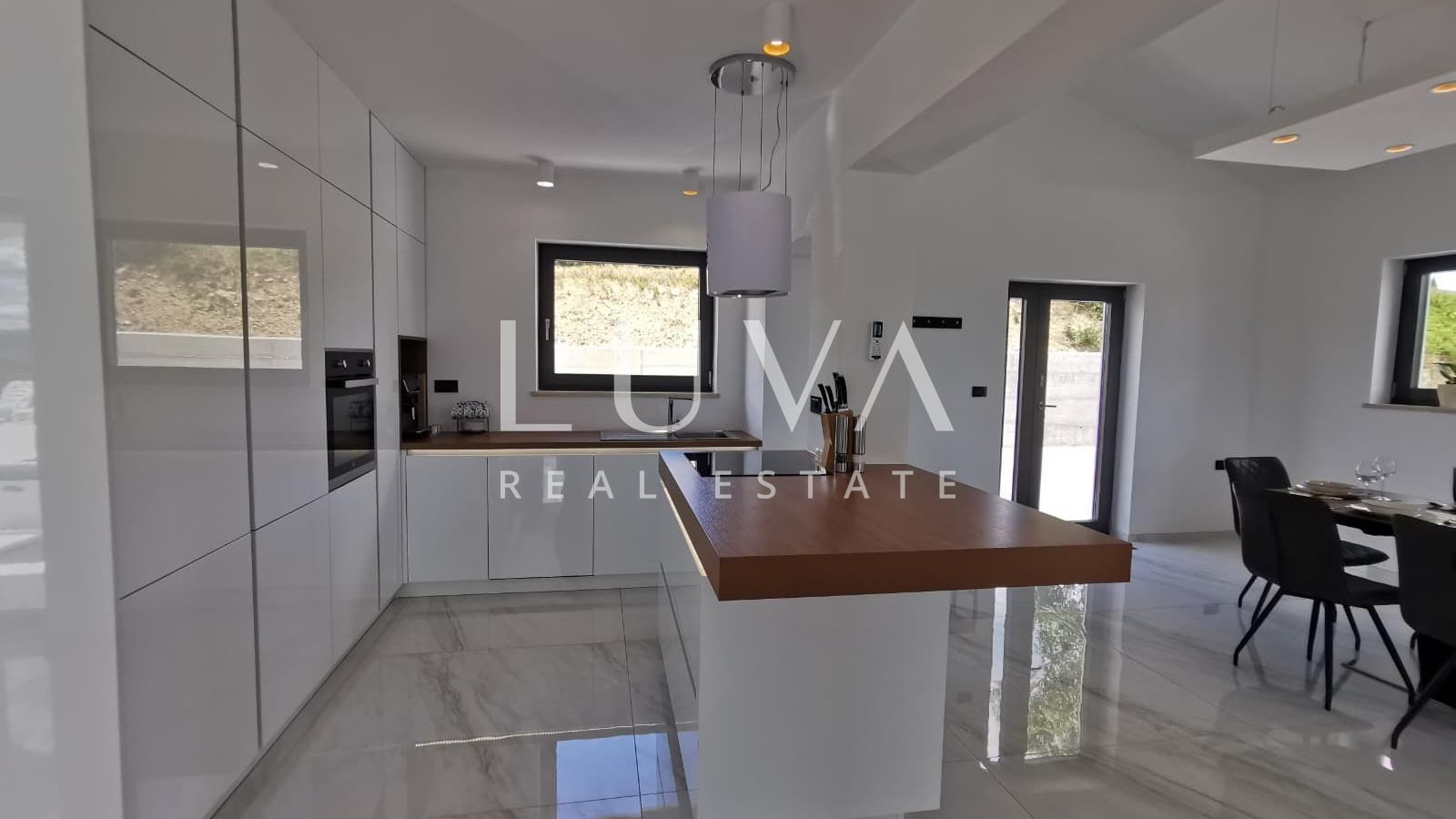 Istria, Vrh, modern villa with a unique view, 190 m2