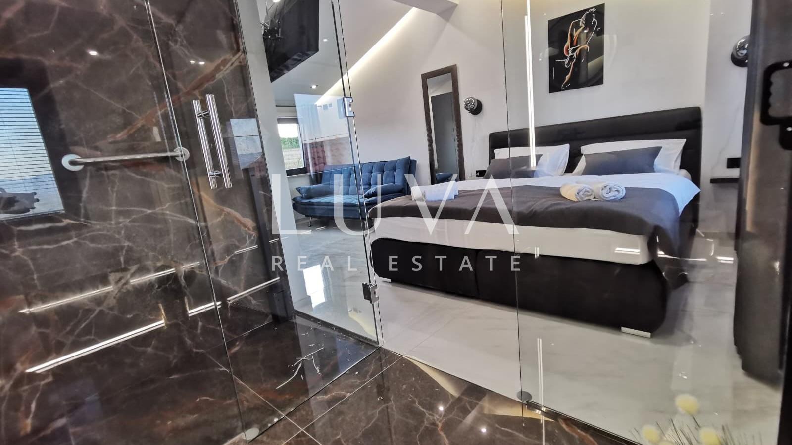 Istria, Vrh, modern villa with a unique view, 190 m2