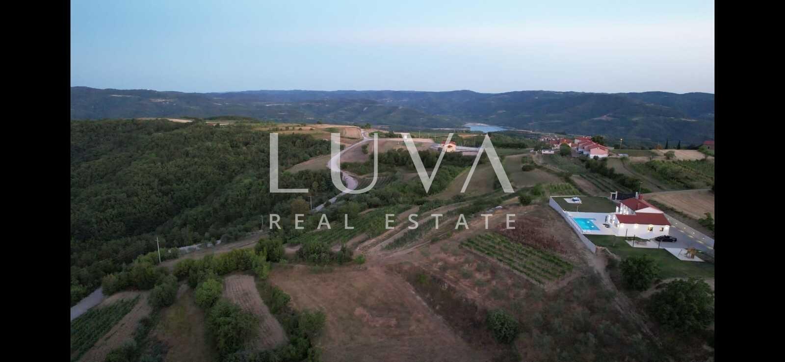 Istria, Vrh, modern villa with a unique view, 190 m2