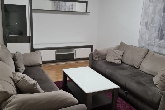 Poreč, Novo Naselje, Dreizimmerwohnung mit Balkon zur Miete in Meeresnähe, 80 m²