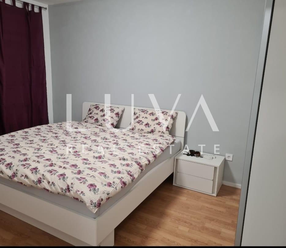 Poreč, Novo Naselje, Dreizimmerwohnung mit Balkon zur Miete in Meeresnähe, 80 m²